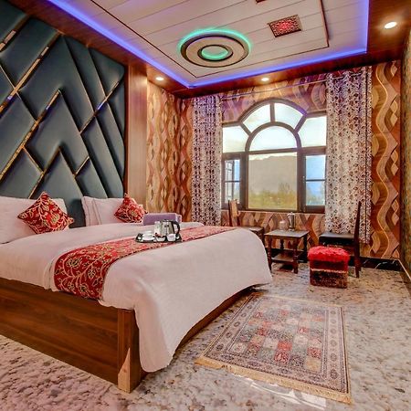 Hotel Royal Hameed Srīnagar Kamer foto